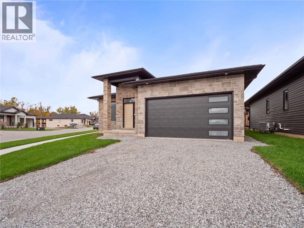 118 Willowbrook Drive, Welland, Ontario  L3C 0G2 - Photo 2 - 40858239