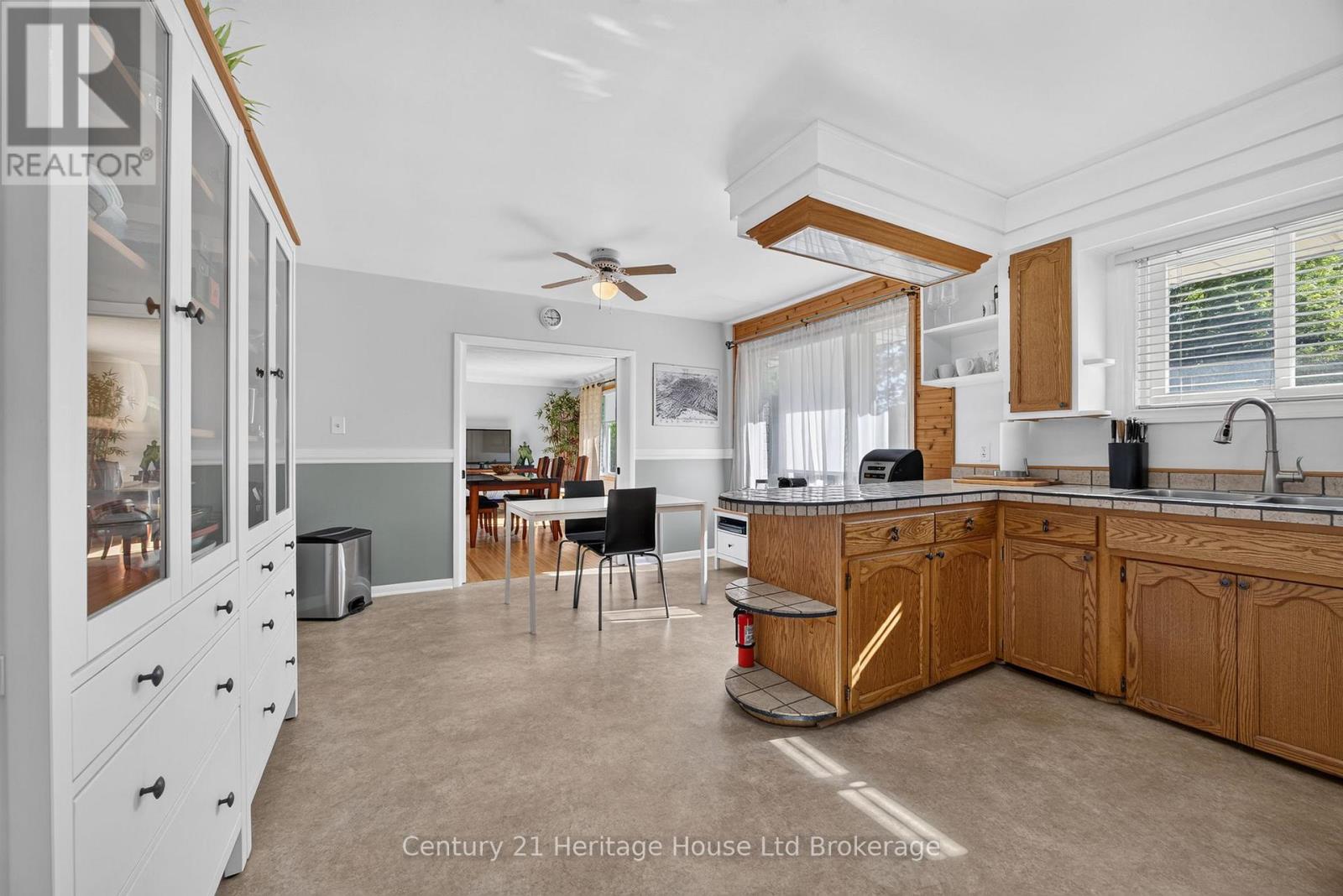 256 Markwell Street, Norfolk (Delhi), Ontario  N4B 2R2 - Photo 6 - X13711792