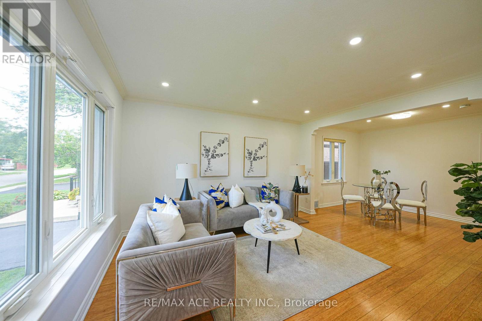 59 Lilian Drive, Toronto, Ontario  M1R 3W4 - Photo 2 - E13711756