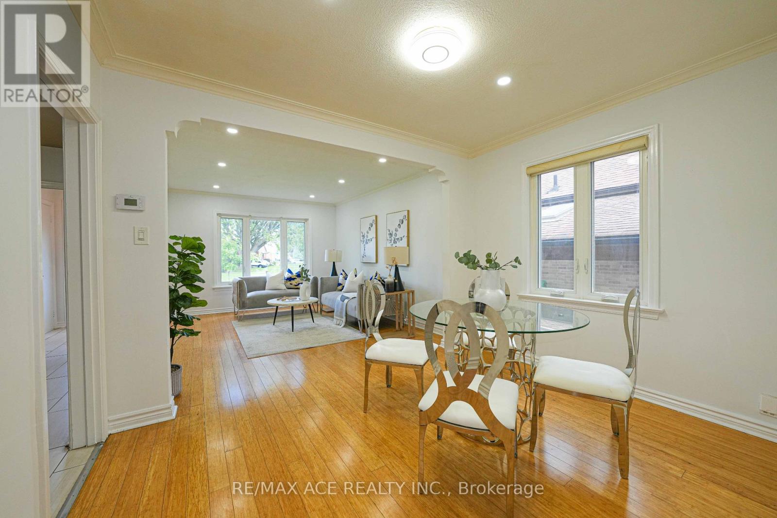 59 Lilian Drive, Toronto, Ontario  M1R 3W4 - Photo 4 - E13711756