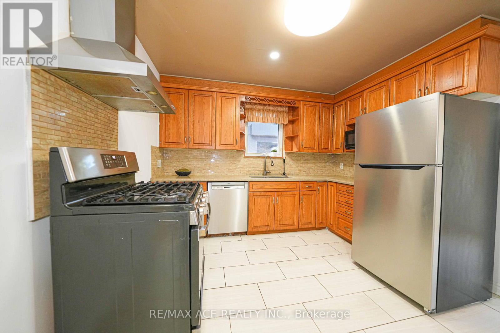 59 Lilian Drive, Toronto, Ontario  M1R 3W4 - Photo 6 - E13711756