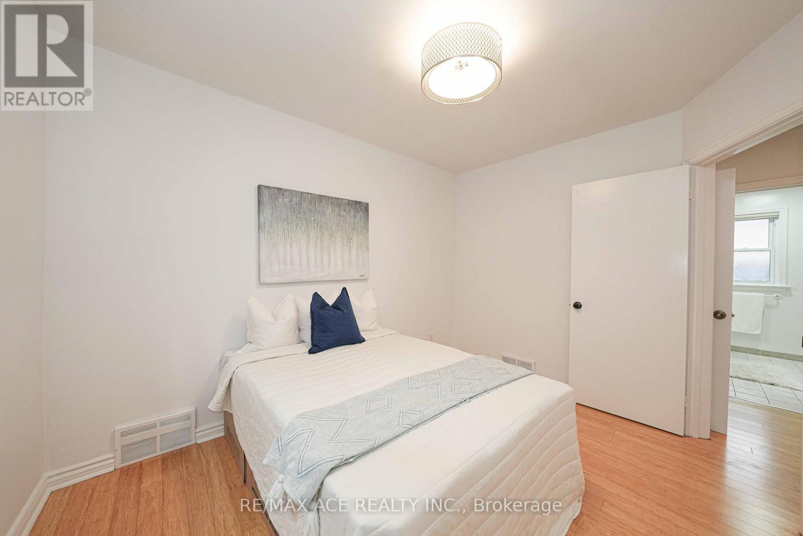 59 Lilian Drive, Toronto, Ontario  M1R 3W4 - Photo 9 - E13711756
