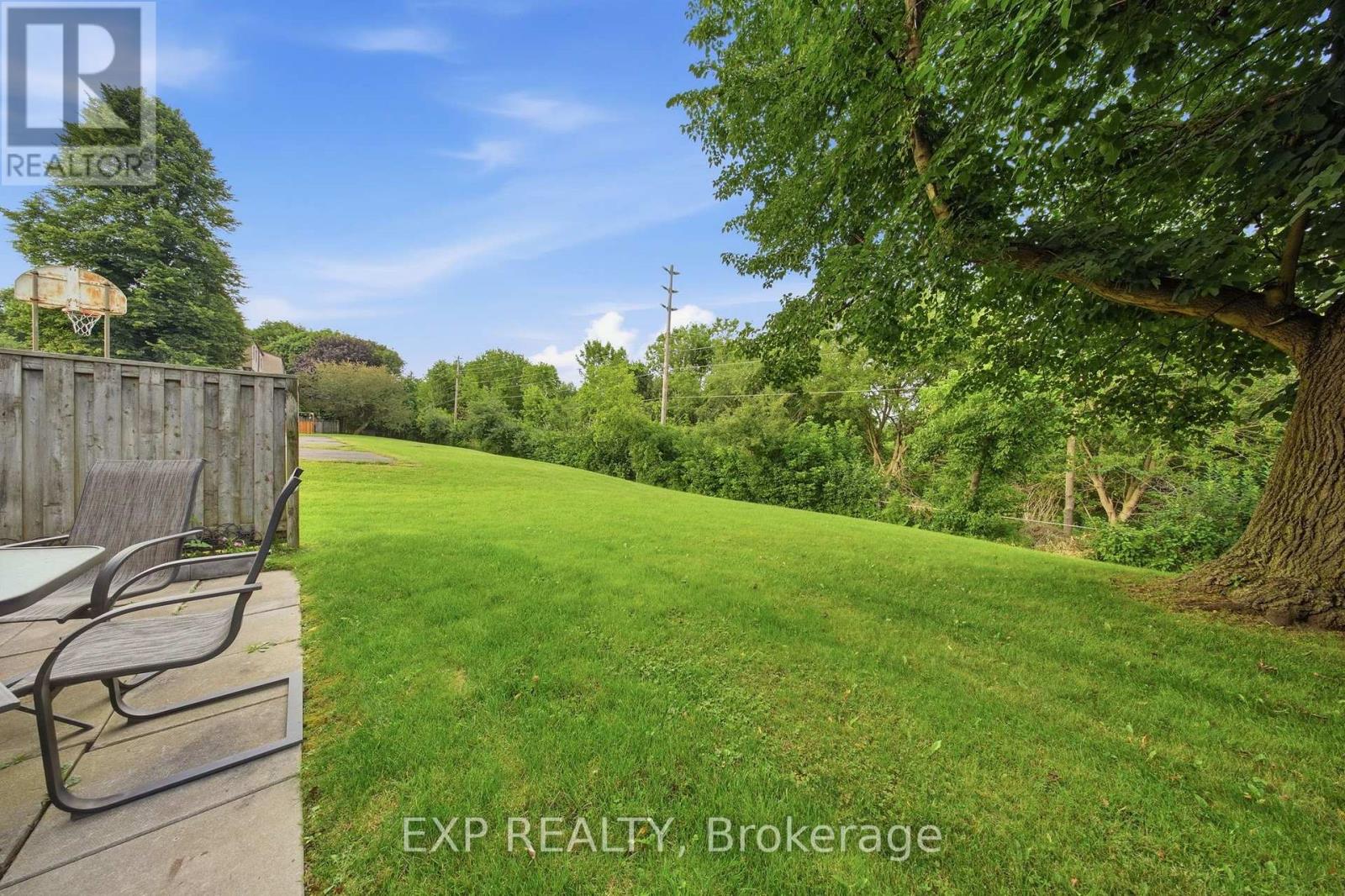 64 Parklane Circle, Clarington, Ontario  L1C 3V9 - Photo 38 - E13711780