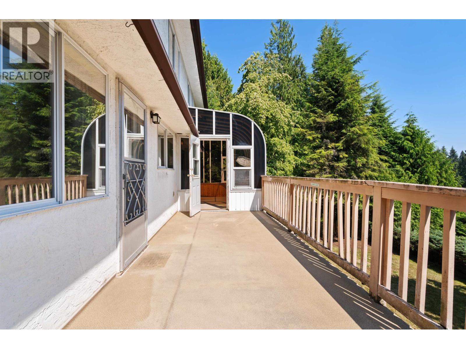 525 E Braemar Road, North Vancouver, British Columbia  V7N 4C4 - Photo 10 - R3158712