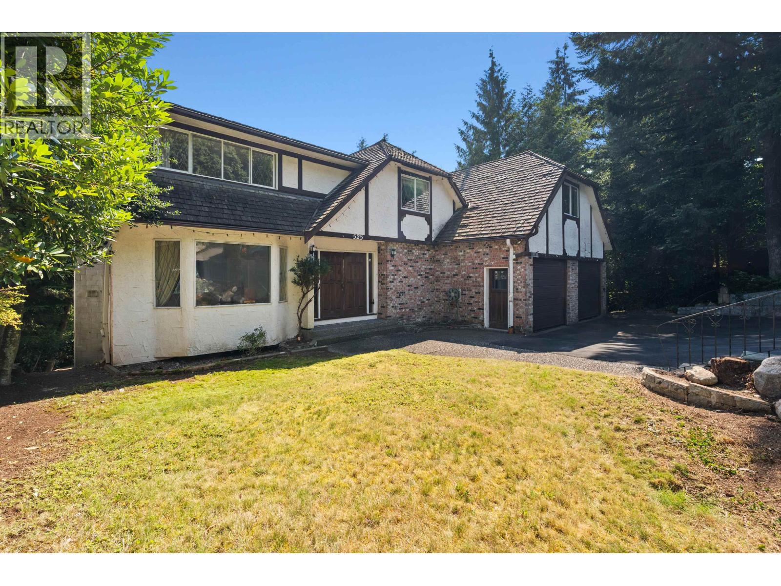 525 E Braemar Road, North Vancouver, British Columbia  V7N 4C4 - Photo 2 - R3158712