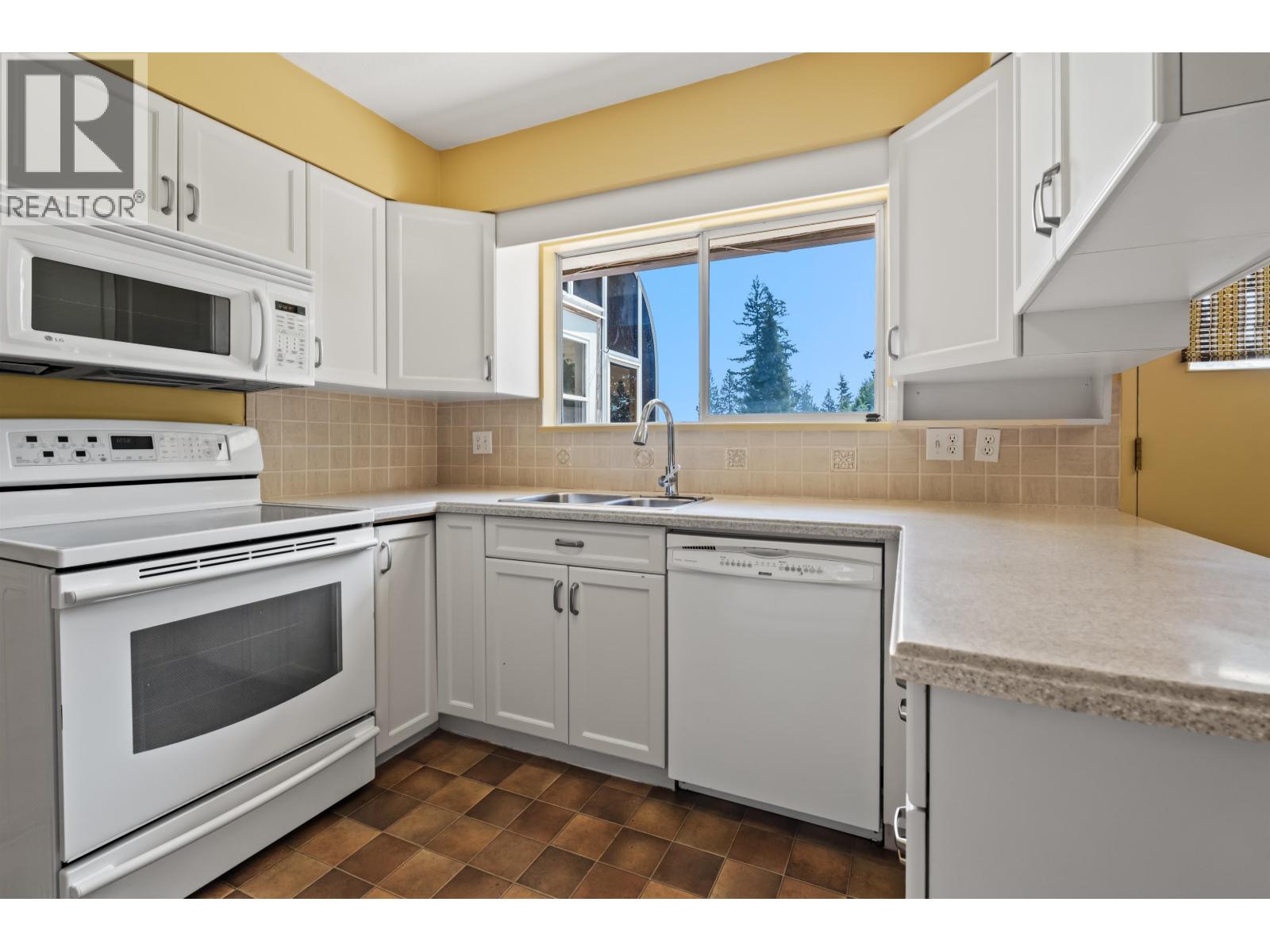 525 E Braemar Road, North Vancouver, British Columbia  V7N 4C4 - Photo 6 - R3158712