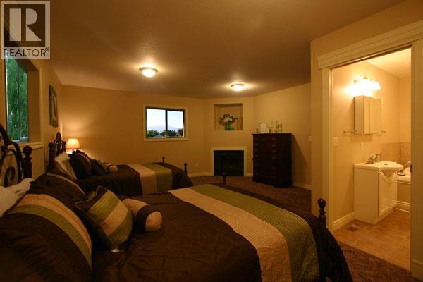 3527 Lakeshore Road, Kelowna, British Columbia  V1W 3K1 - Photo 3 - 10398774
