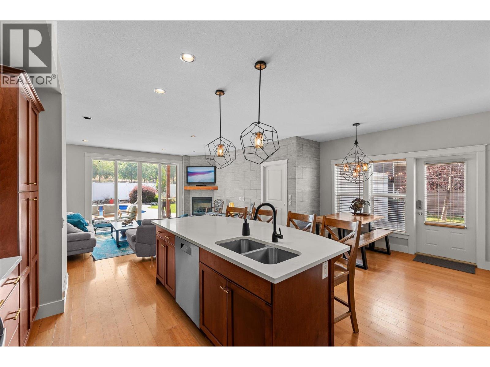 361 Quilchena Drive, Kelowna, British Columbia  V1W 4W4 - Photo 10 - 10398347
