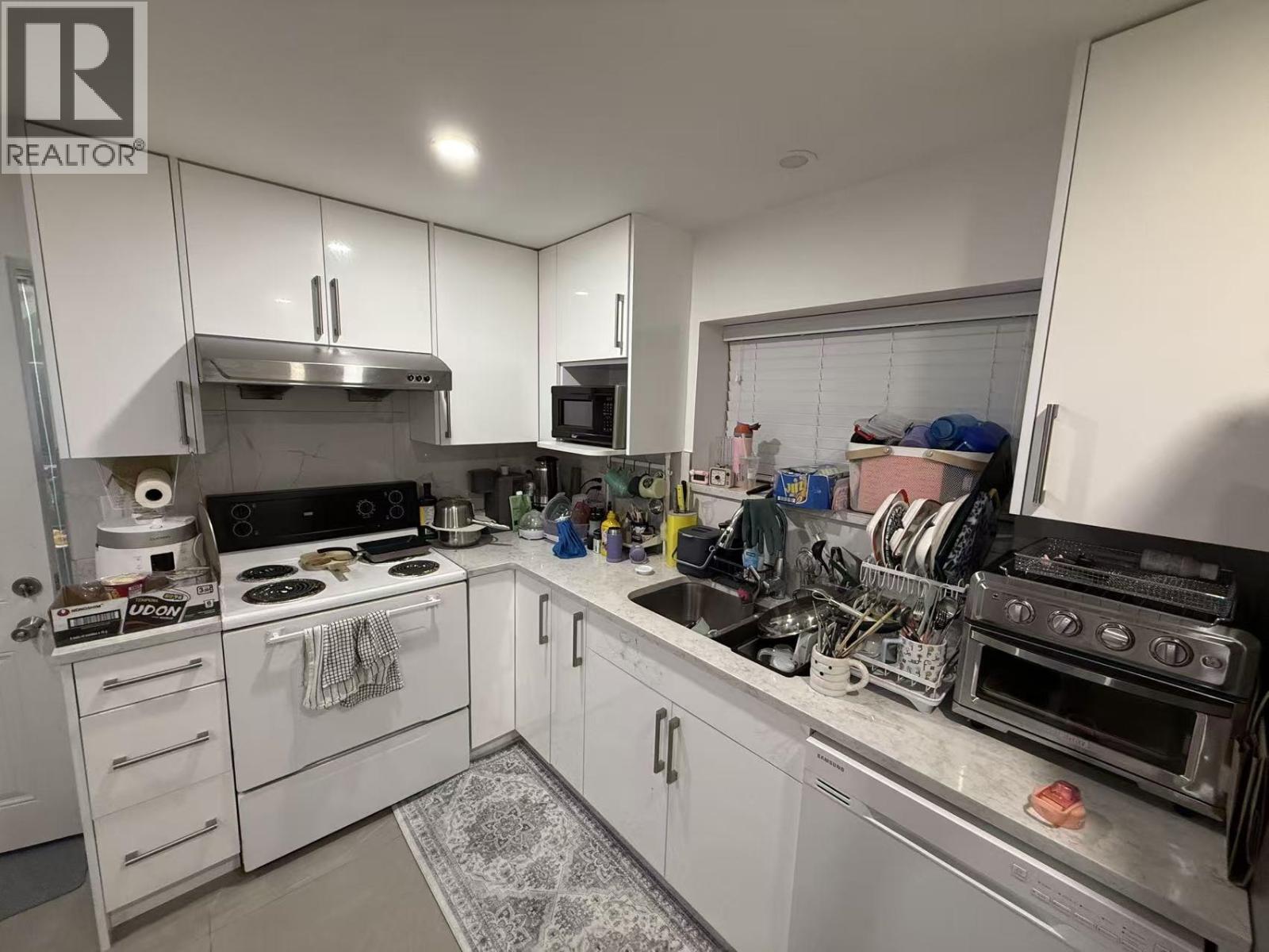 682 SPERLING AVENUE, Burnaby, British Columbia