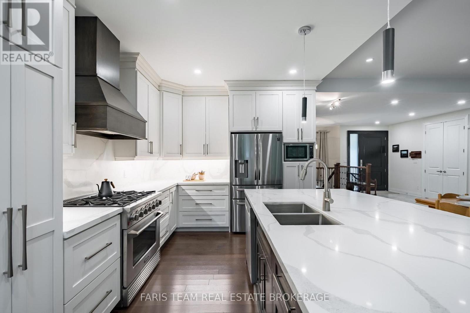 34 Oakwood Avenue, Tiny, Ontario  L9M 0J2 - Photo 7 - S13711808