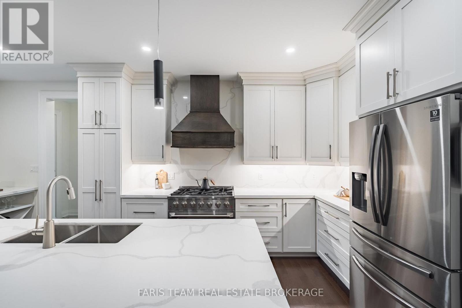 34 Oakwood Avenue, Tiny, Ontario  L9M 0J2 - Photo 9 - S13711808