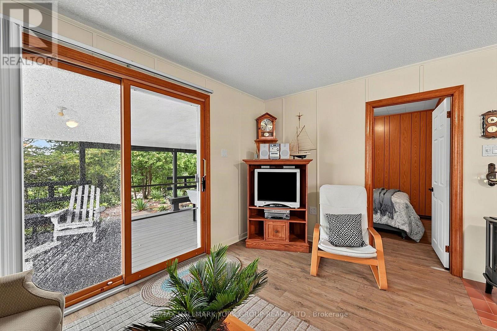 1085 River Road E, Wasaga Beach, Ontario  L9Z 2P7 - Photo 18 - S13711820
