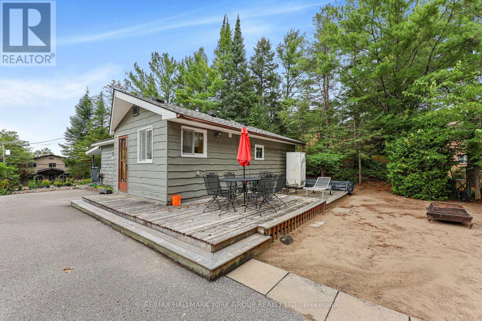 1085 River Road E, Wasaga Beach, Ontario  L9Z 2P7 - Photo 34 - S13711820