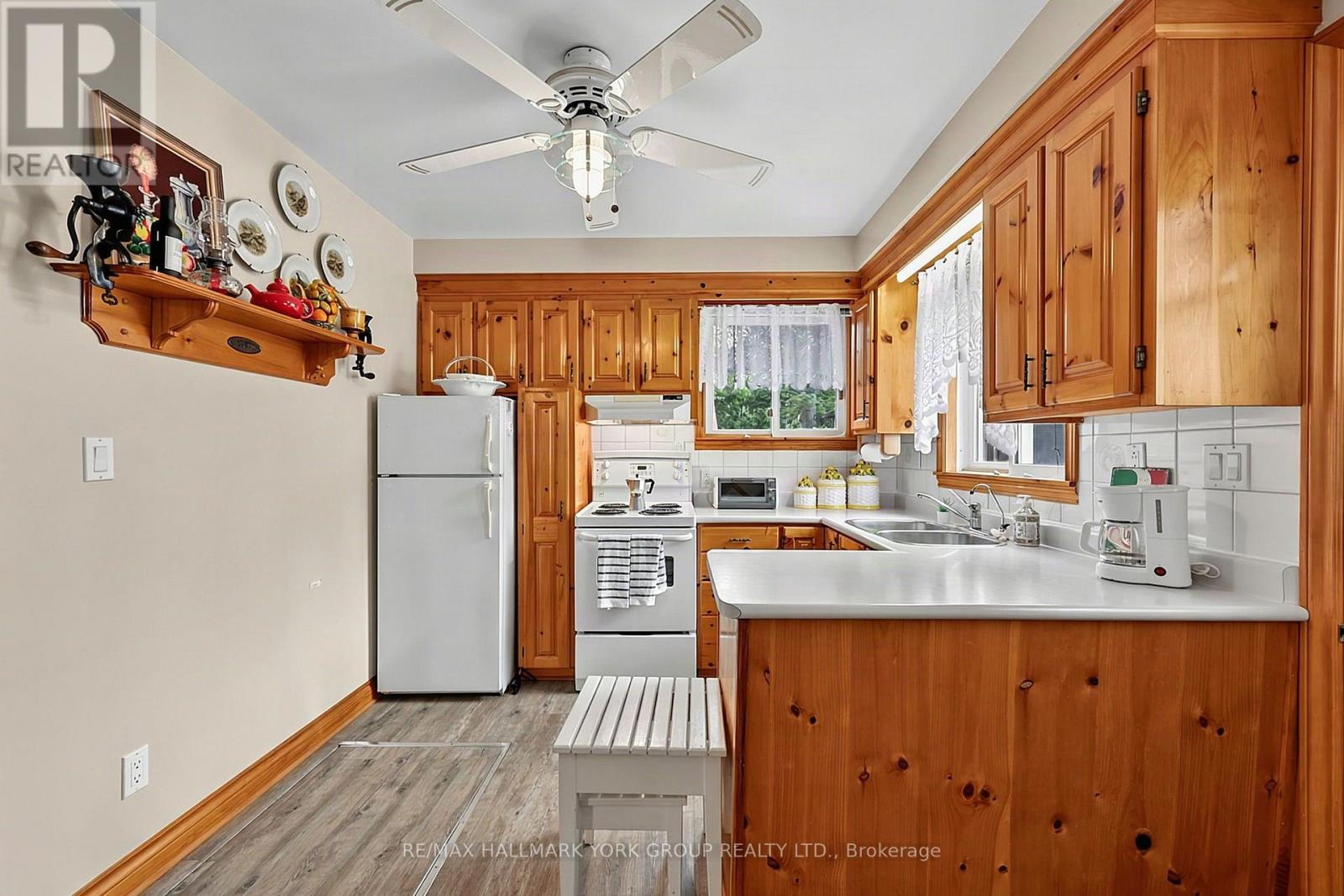 1085 River Road E, Wasaga Beach, Ontario  L9Z 2P7 - Photo 8 - S13711820