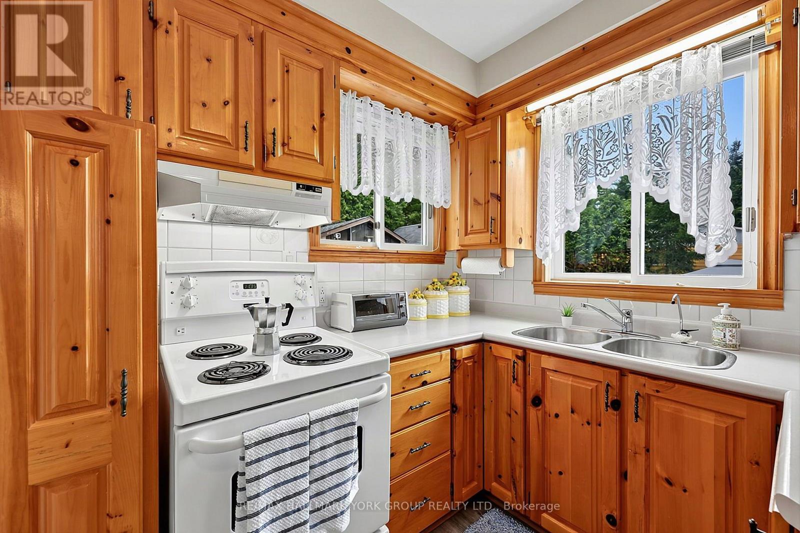 1085 River Road E, Wasaga Beach, Ontario  L9Z 2P7 - Photo 9 - S13711820