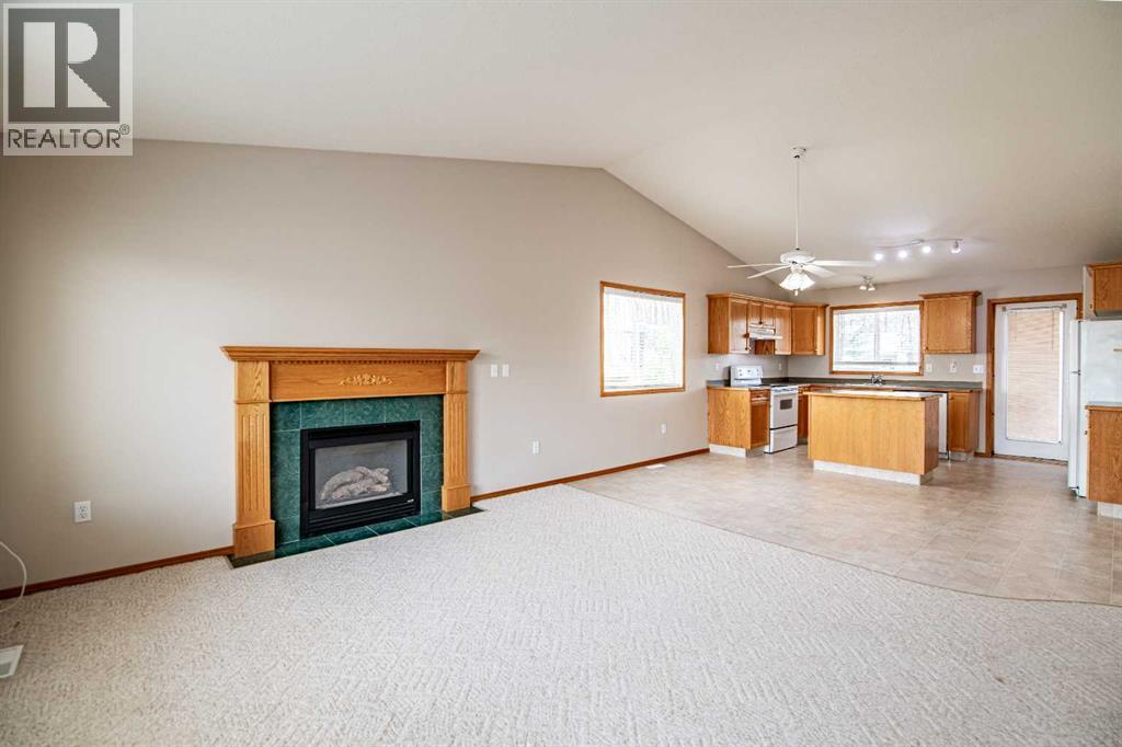 19 Fulmar Close, Sylvan Lake, Alberta  T4S 2K6 - Photo 4 - A2338773
