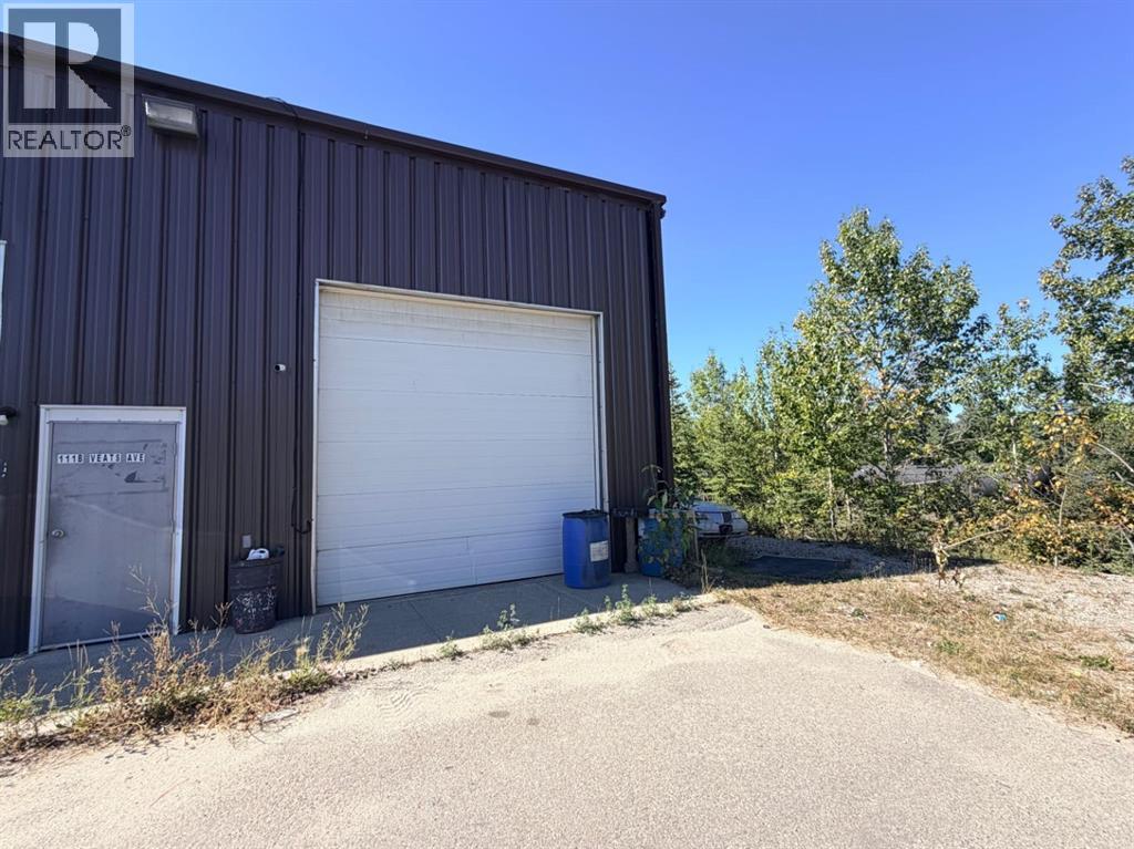 B, 111 Veats Avenue, Hinton, Alberta