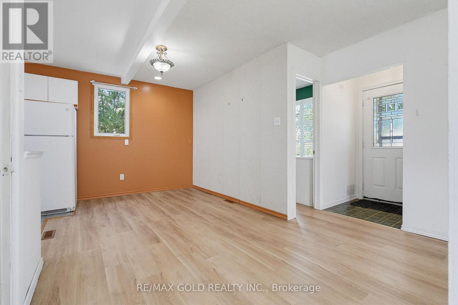 23 Pleasantview Avenue, Brampton, Ontario  L6X 1W5 - Photo 5 - W13711750
