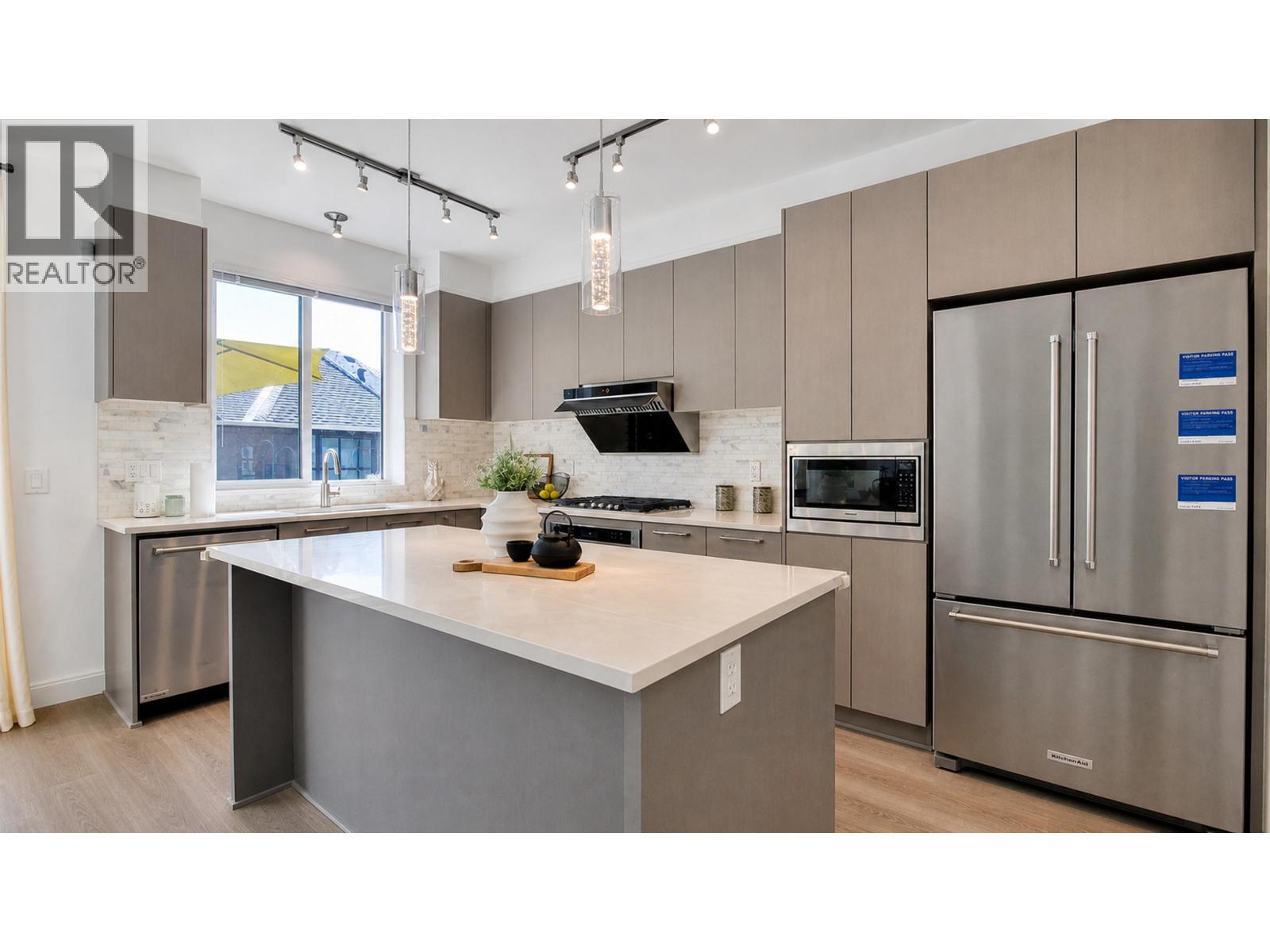 152 3500 Burke Village Promenade, Coquitlam, British Columbia  V3E 0N2 - Photo 11 - R3158268
