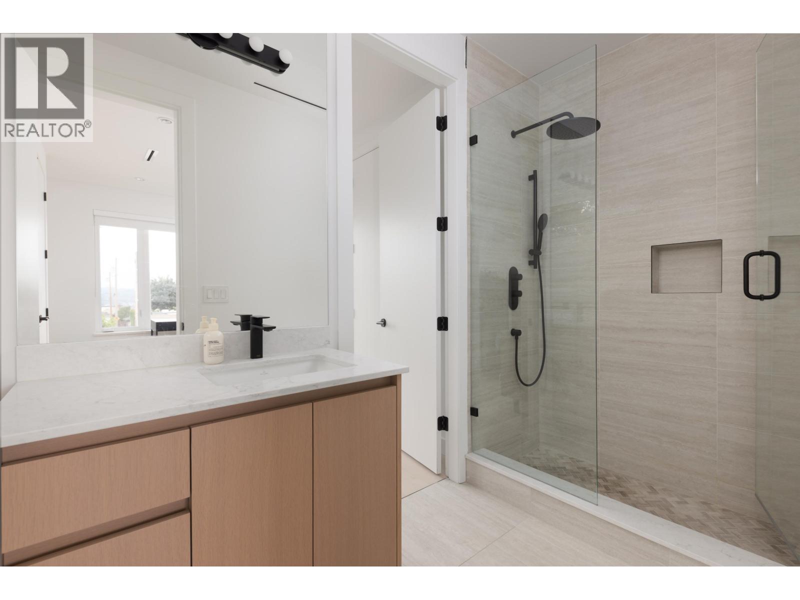 928 Chilliwack Street, New Westminster, British Columbia  V3L 4V5 - Photo 22 - R3158325