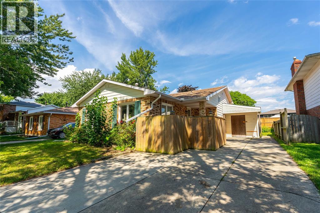103 Hanna Crescent, Sarnia, Ontario  N7S 4H4 - Photo 2 - 26020732