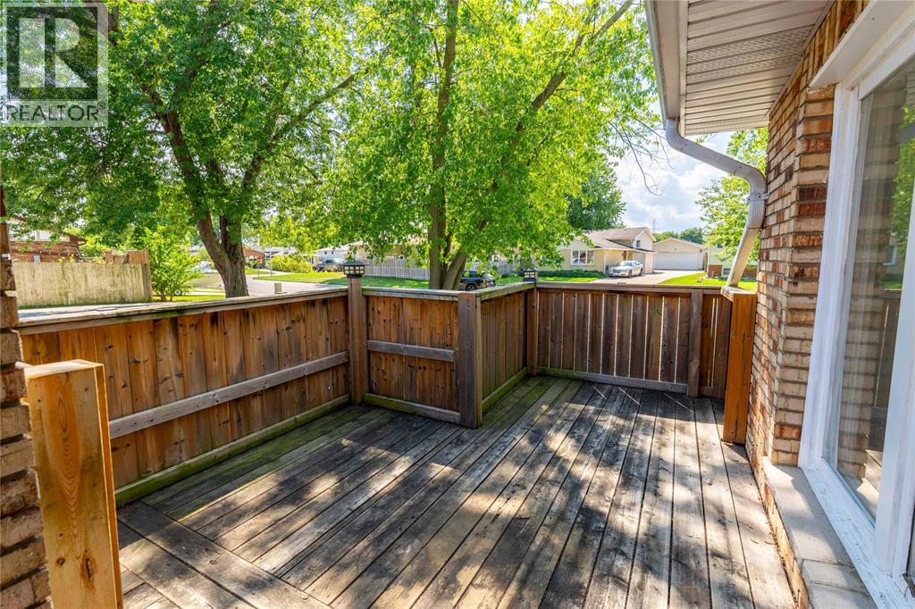 103 Hanna Crescent, Sarnia, Ontario  N7S 4H4 - Photo 4 - 26020732