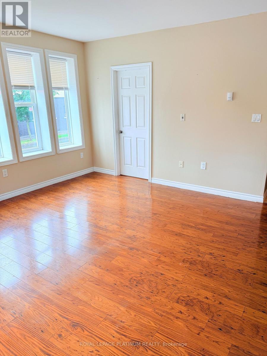 6 - 120 Sherman Avenue S, Hamilton, Ontario  L8M 2P9 - Photo 8 - X13711768