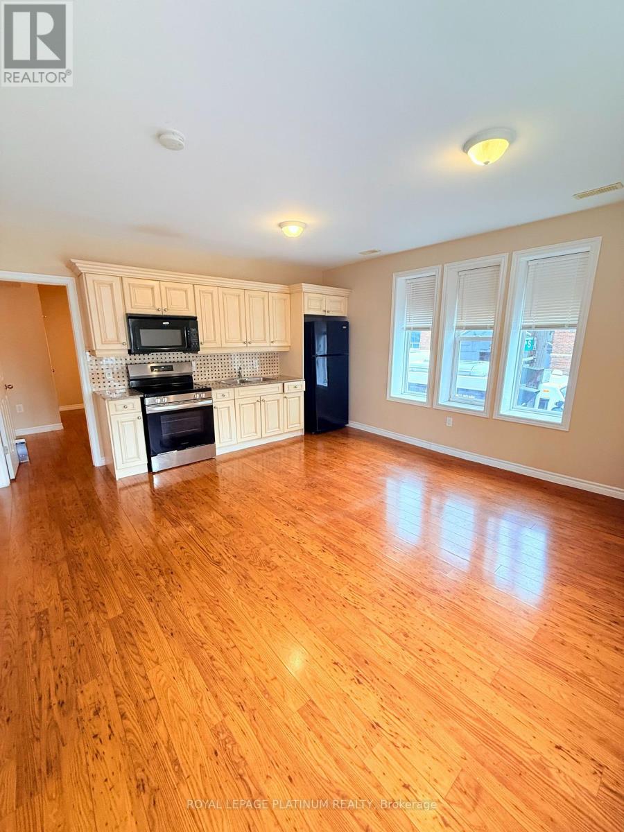 6 - 120 Sherman Avenue S, Hamilton, Ontario  L8M 2P9 - Photo 9 - X13711768