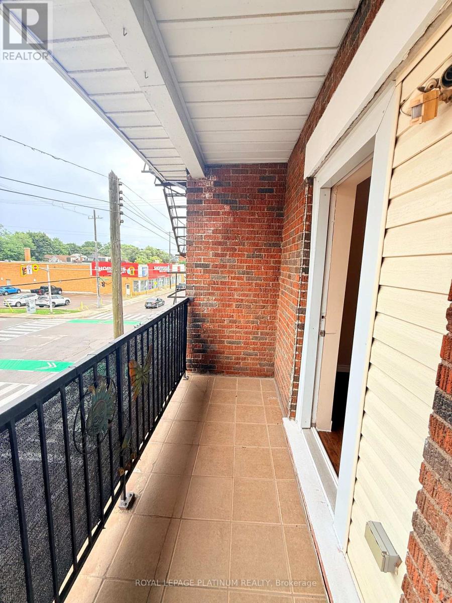 10 - 120 Sherman Avenue S, Hamilton, Ontario  L8M 2P9 - Photo 5 - X13711786