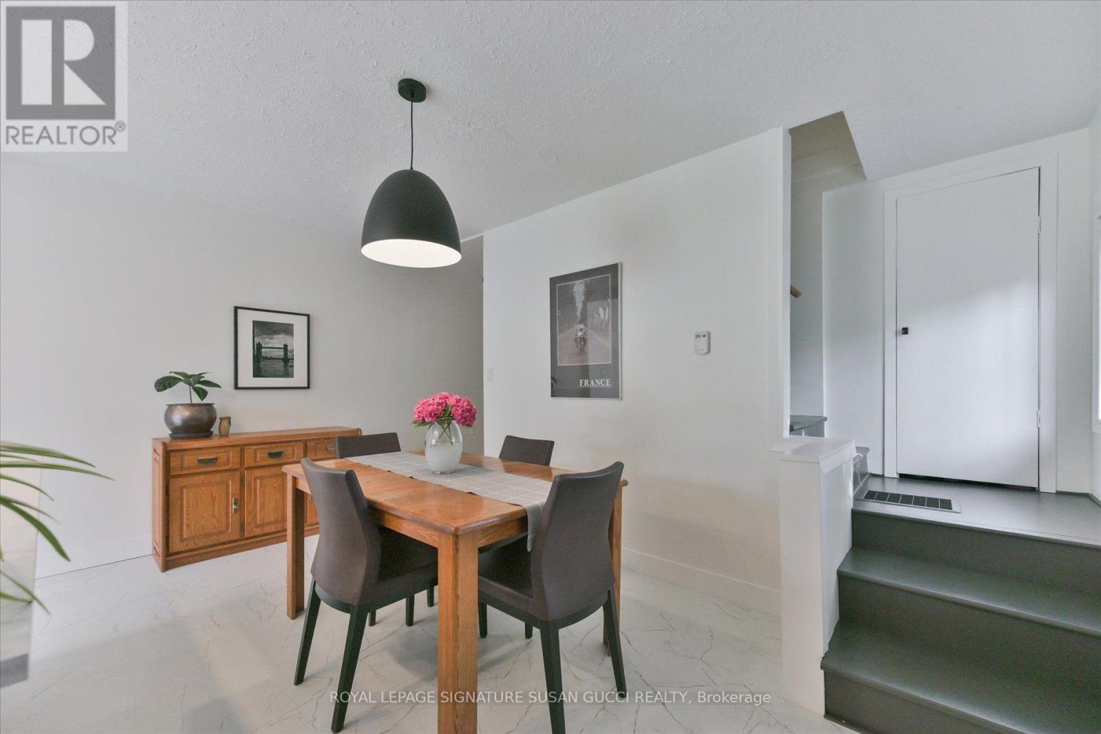2 Sutherland Avenue, Toronto, Ontario  M4C 1R9 - Photo 10 - E13711536