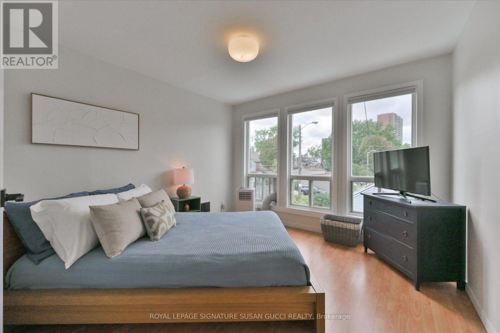 2 Sutherland Avenue, Toronto, Ontario  M4C 1R9 - Photo 24 - E13711536