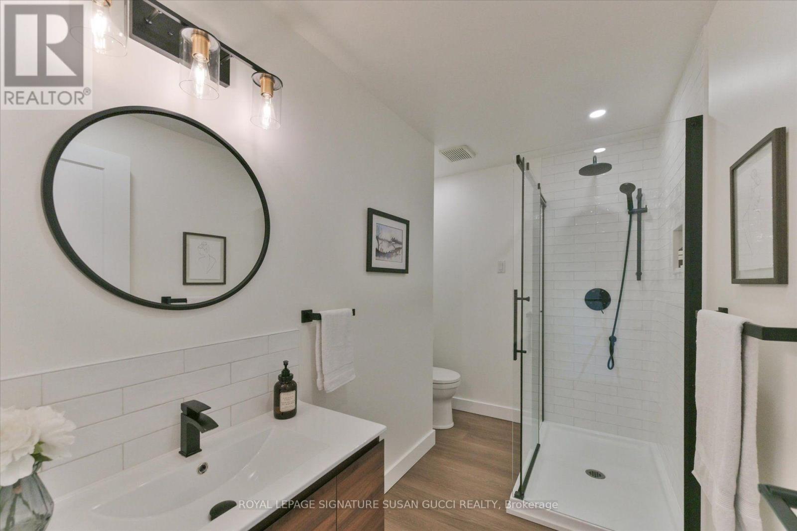 2 Sutherland Avenue, Toronto, Ontario  M4C 1R9 - Photo 28 - E13711536