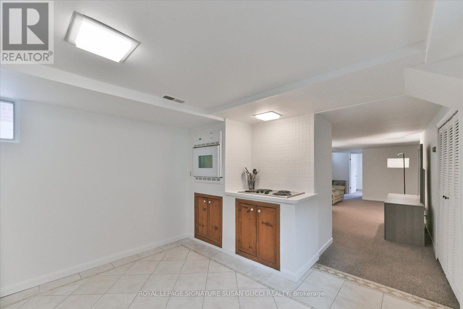 2 Sutherland Avenue, Toronto, Ontario  M4C 1R9 - Photo 32 - E13711536