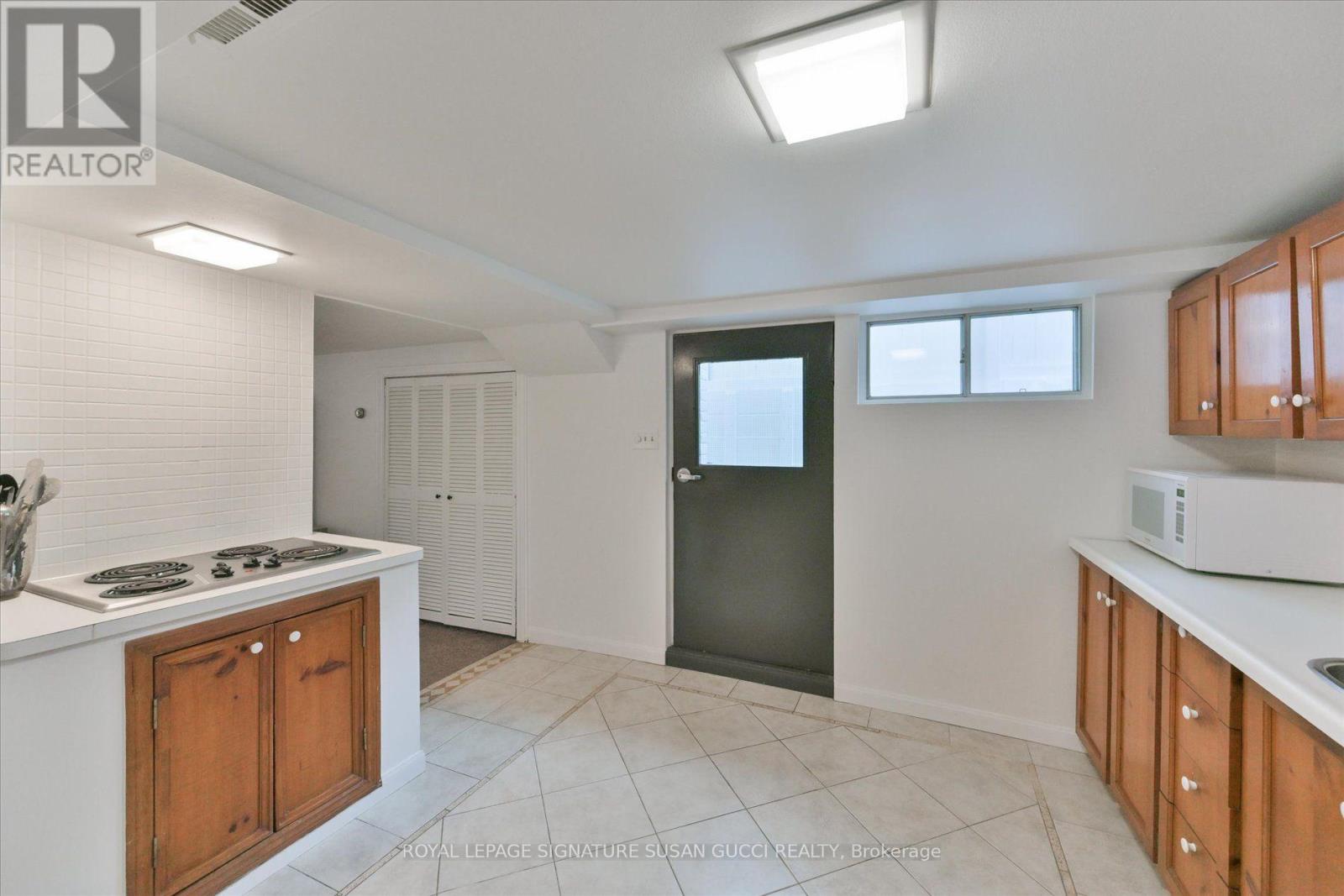 2 Sutherland Avenue, Toronto, Ontario  M4C 1R9 - Photo 30 - E13711536
