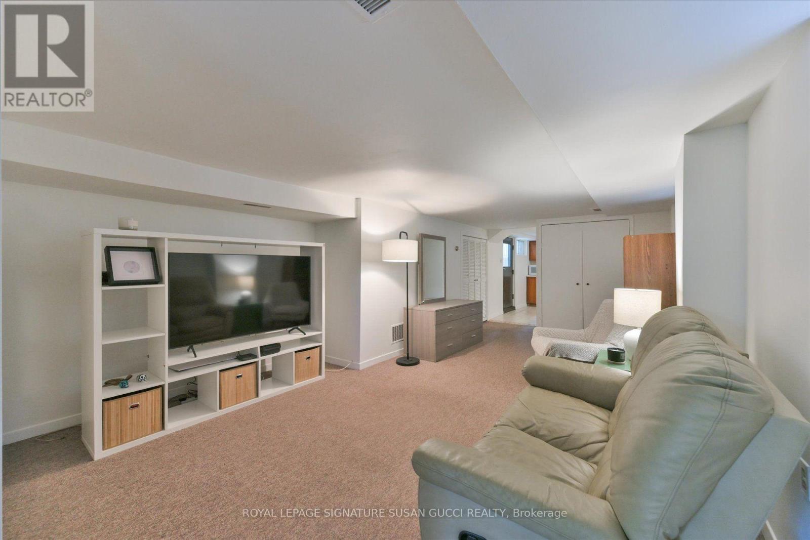 2 Sutherland Avenue, Toronto, Ontario  M4C 1R9 - Photo 35 - E13711536
