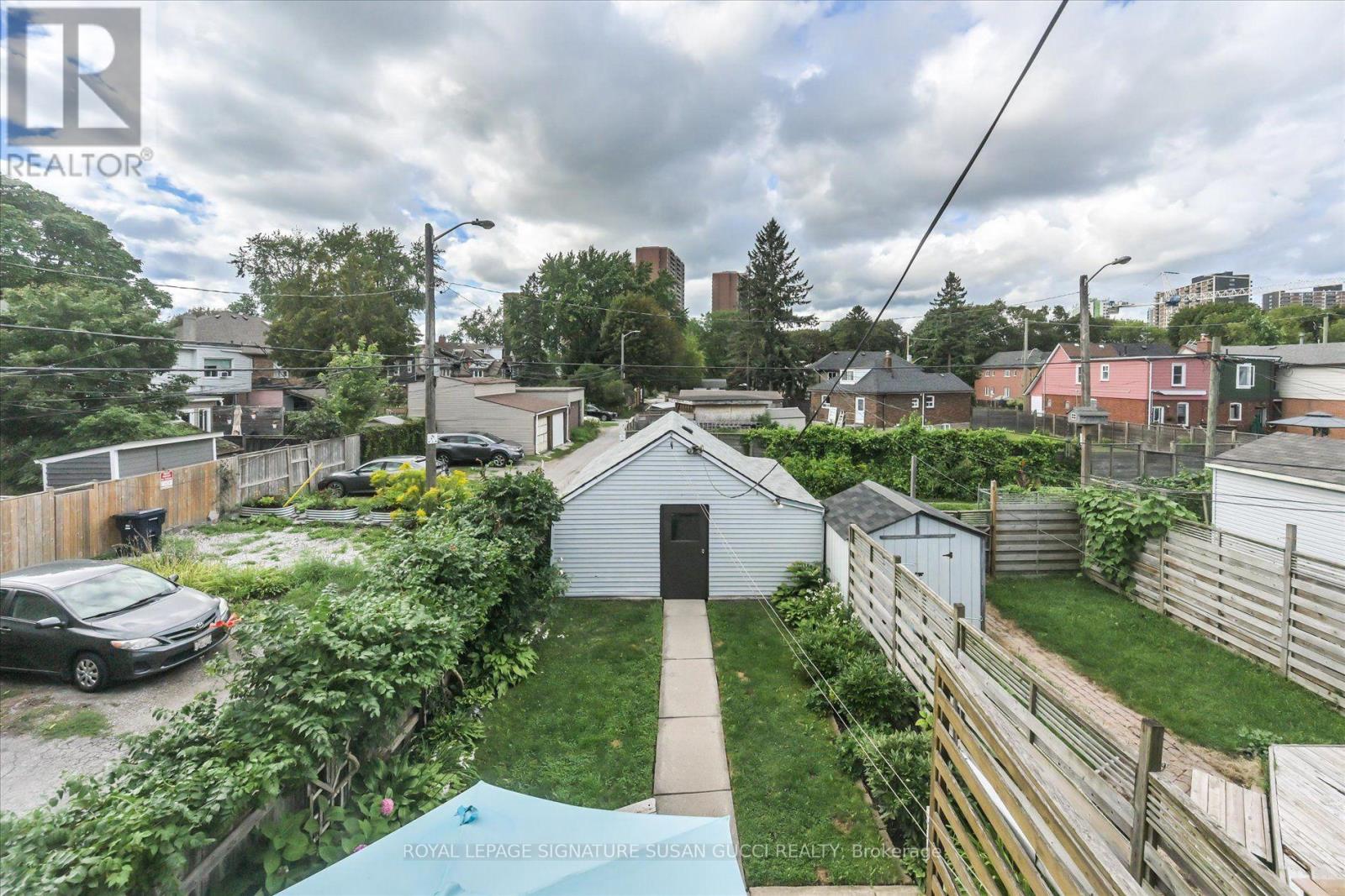 2 Sutherland Avenue, Toronto, Ontario  M4C 1R9 - Photo 43 - E13711536