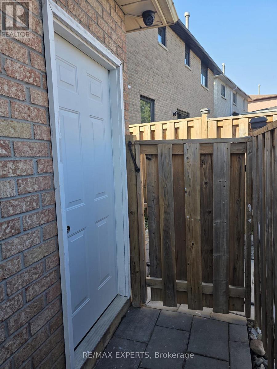 Bsmt - 20 Deer Valley Drive, Caledon, Ontario  L7E 2E3 - Photo 2 - W13708476