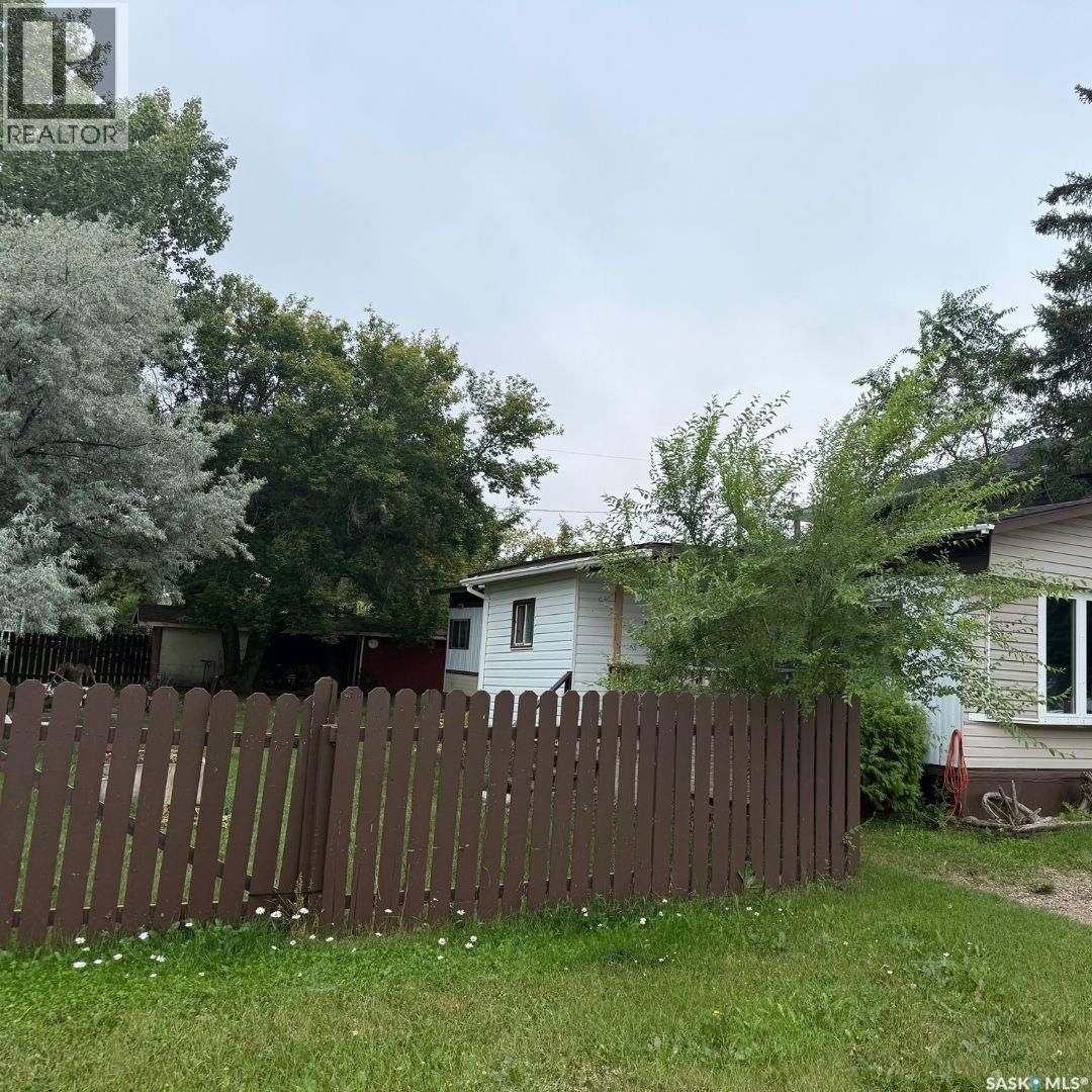 251 30th Street W, Battleford, Saskatchewan  S0M 0E0 - Photo 2 - SK046620