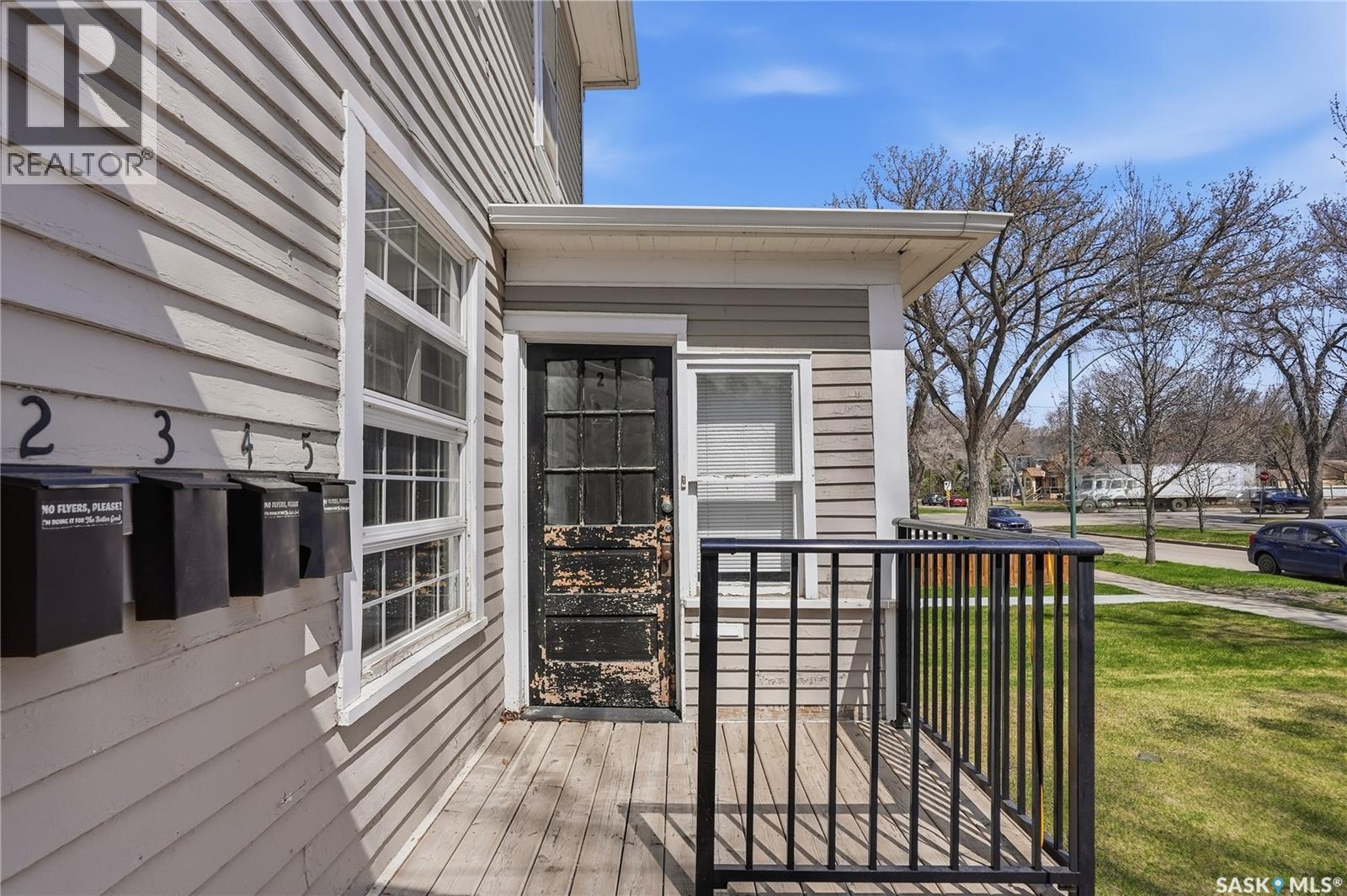 610 Albert Avenue, Saskatoon, Saskatchewan  S7N 1G7 - Photo 2 - SK046558