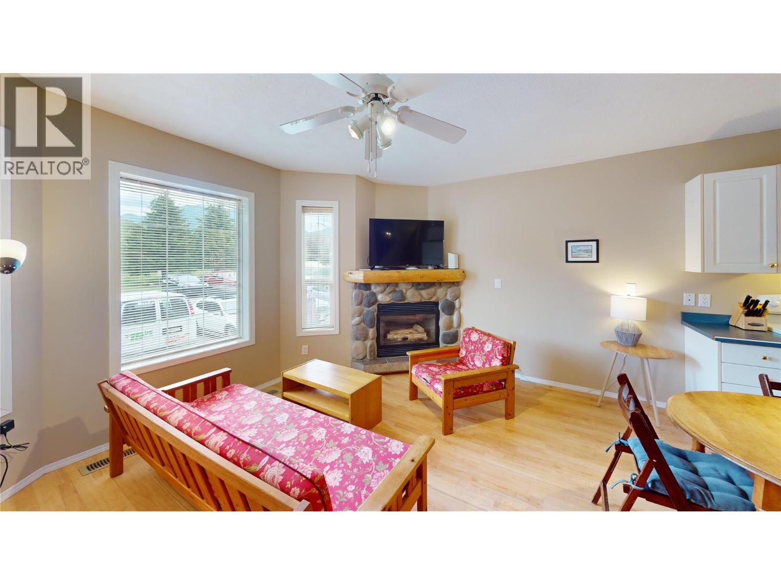400 Riverside Way Unit# 426, Fernie, British Columbia  V0B 1M7 - Photo 2 - 10393333