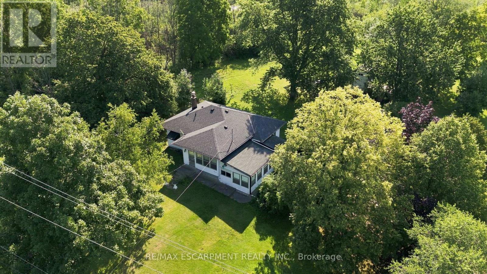 698 YORK ROAD, Hamilton, Ontario