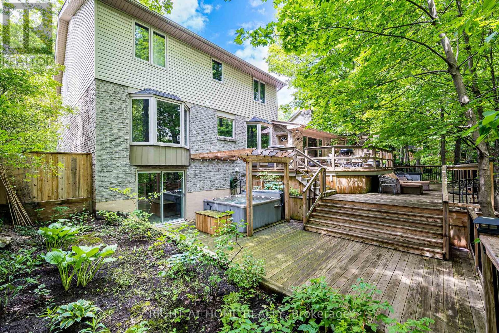 1941 Four Seasons Drive, Burlington, Ontario  L7P 2Y3 - Photo 39 - W13711524