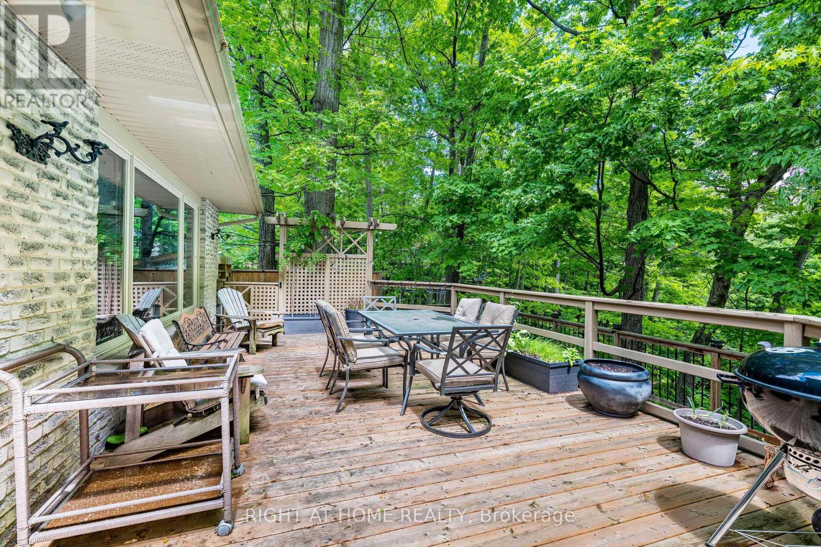 1941 Four Seasons Drive, Burlington, Ontario  L7P 2Y3 - Photo 43 - W13711524