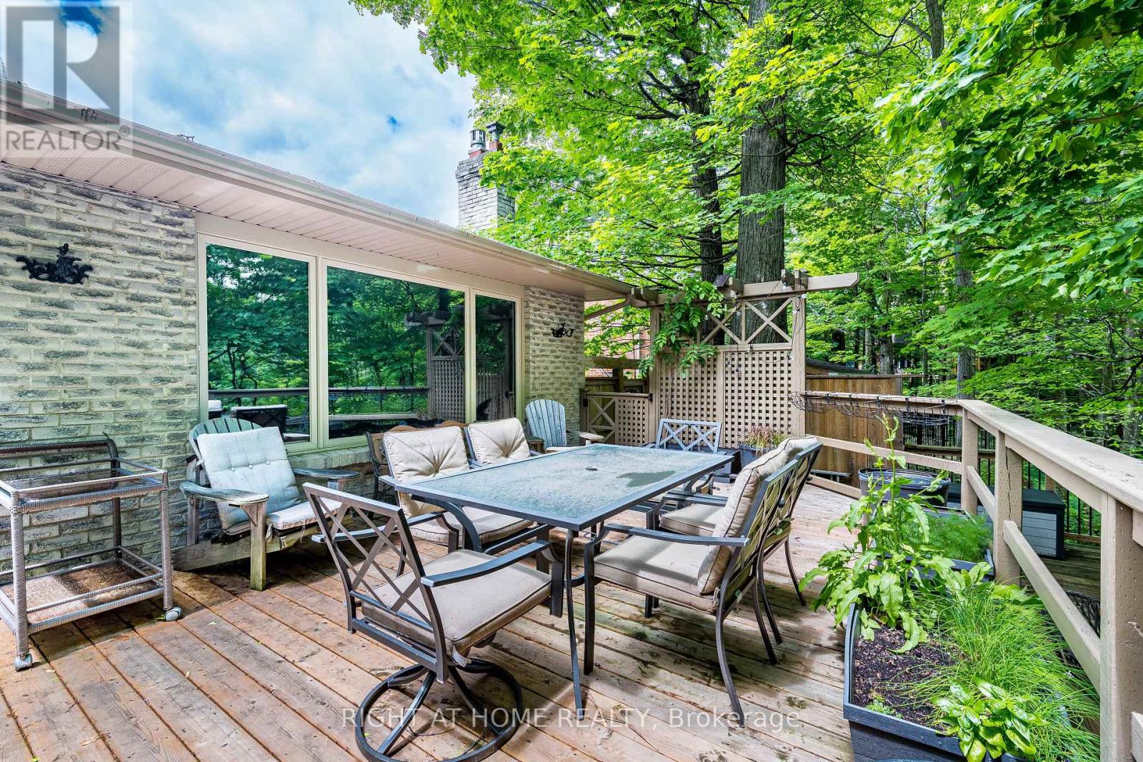 1941 Four Seasons Drive, Burlington, Ontario  L7P 2Y3 - Photo 47 - W13711524