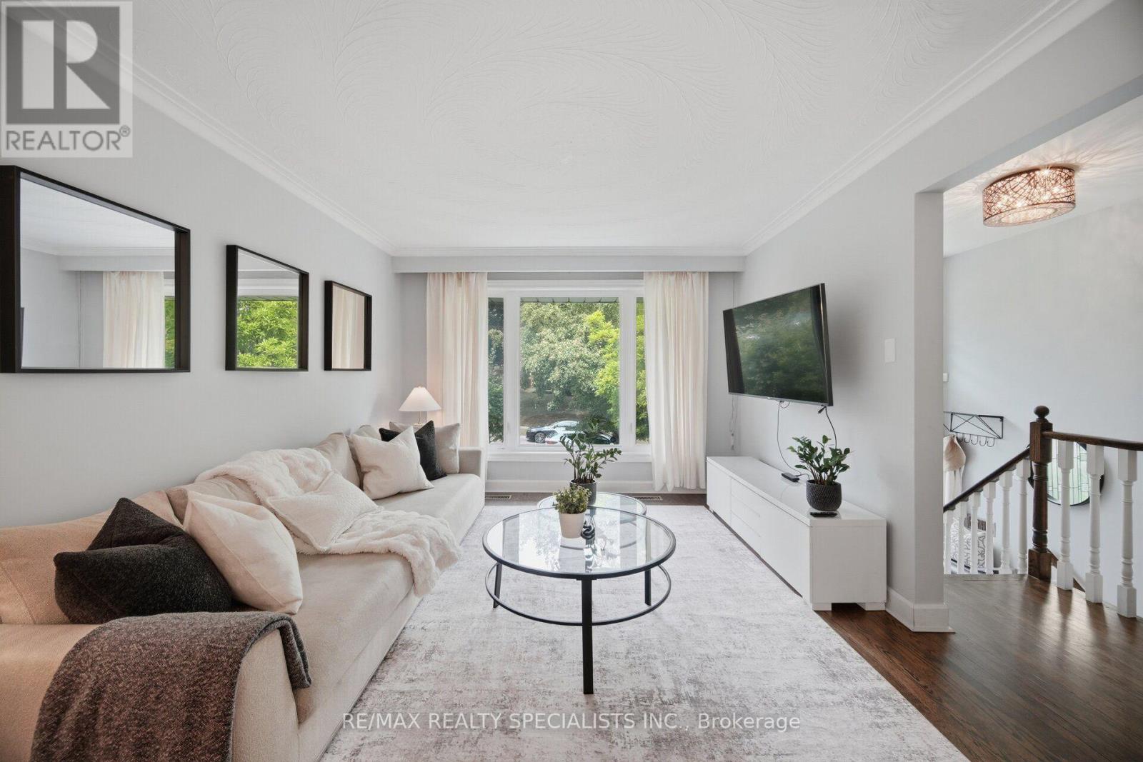 89 Alhart Drive, Toronto, Ontario  M9V 2N6 - Photo 6 - W13711926