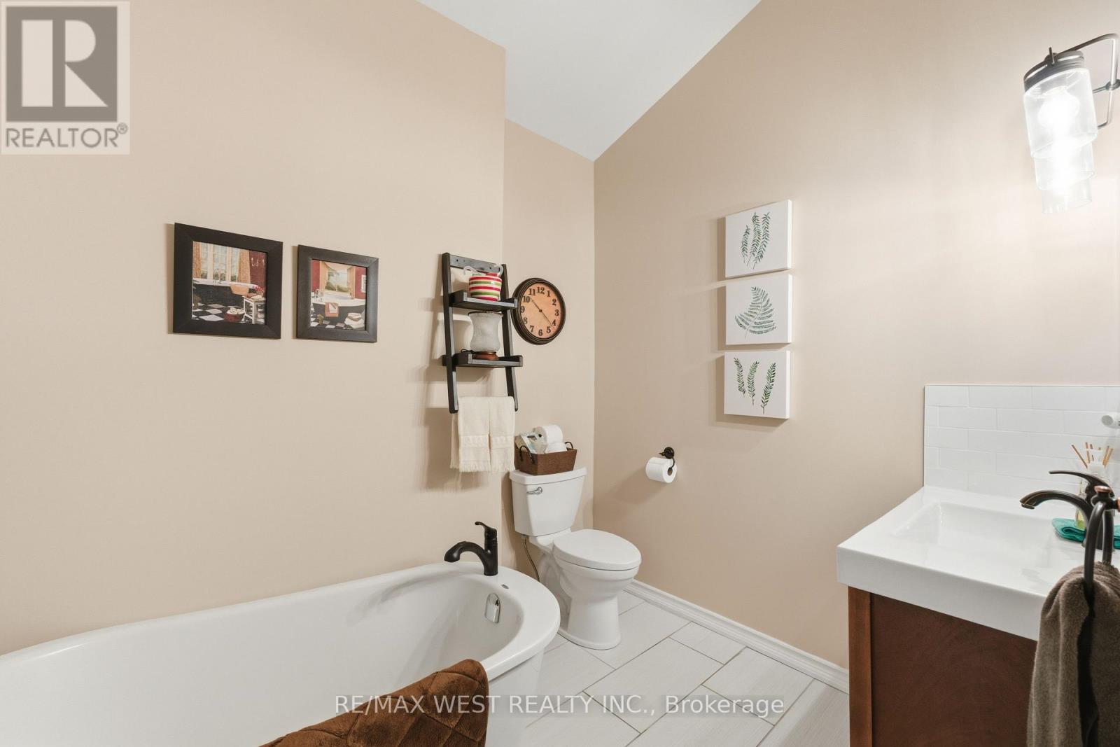 2776 Dalewood Court, Hamilton Township, Ontario  K9A 0V8 - Photo 8 - X13711956