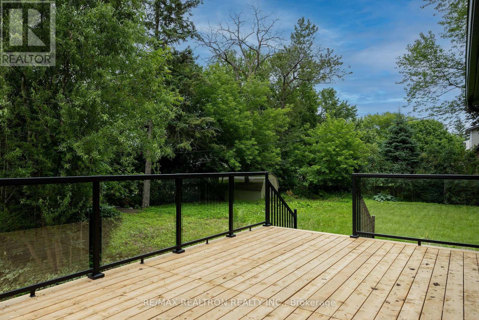 30 Morton Avenue, East Gwillimbury, Ontario  L0G 1V0 - Photo 18 - N13624232