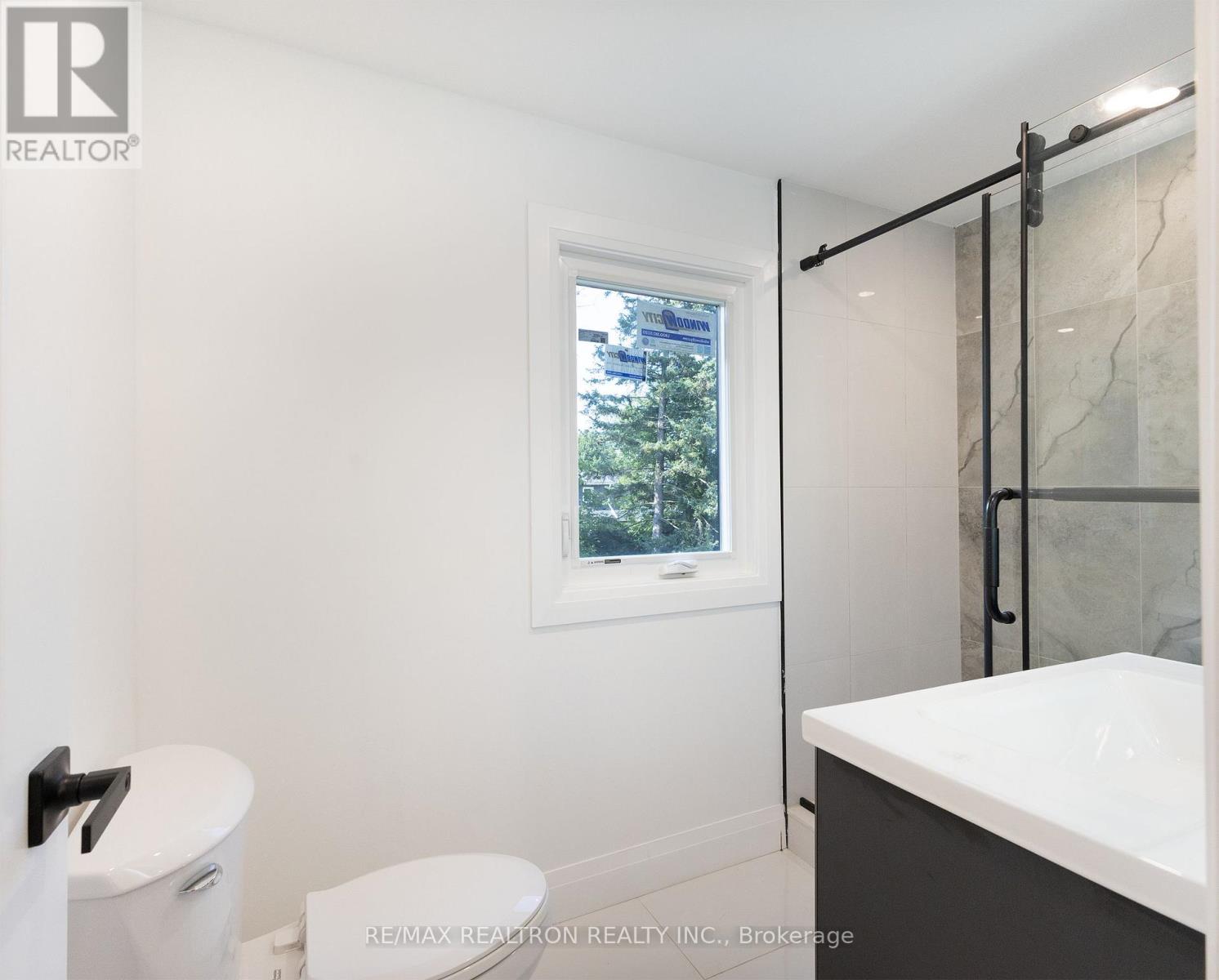 30 Morton Avenue, East Gwillimbury, Ontario  L0G 1V0 - Photo 23 - N13624232