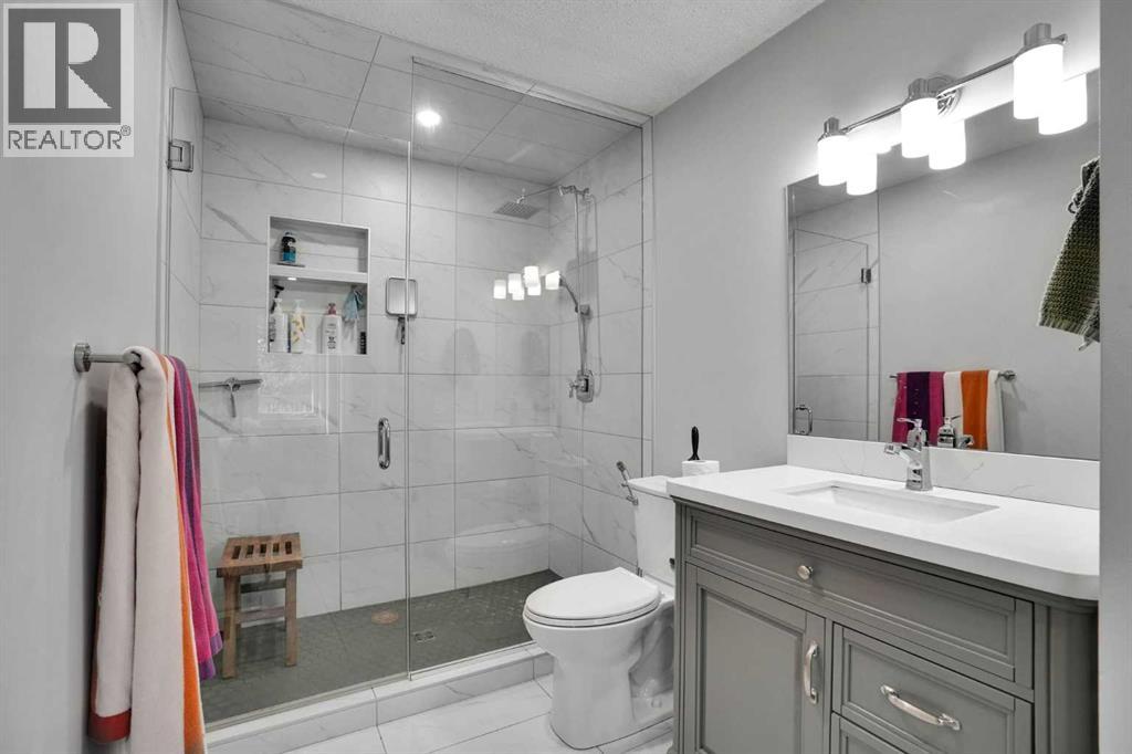 36 Coach Manor Rise SW, Calgary, Alberta  T3H 1C4 - Photo 24 - A2336519