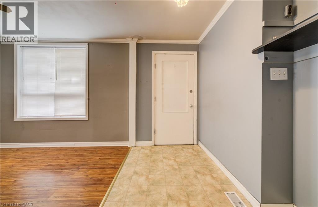 698 King Street W, Kitchener, Ontario  N2G 1E2 - Photo 4 - 40858166